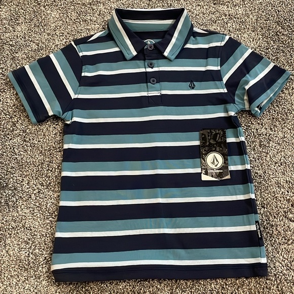 NEW! VOLCOM 2-PIECE DENIM SHORT AND POLO SET. SIZE 4T. BOYS. - Picture 4 of 8